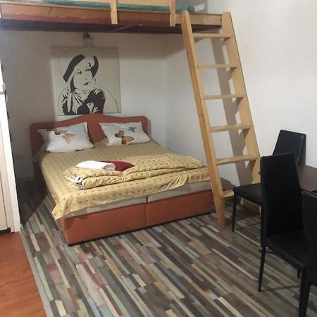 בודפשט 7Dab Apartment Bezeredj Contactless Self -Check-In מראה חיצוני תמונה