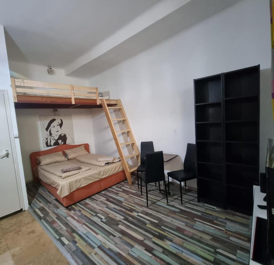 בודפשט 7Dab Apartment Bezeredj Contactless Self -Check-In מראה חיצוני תמונה